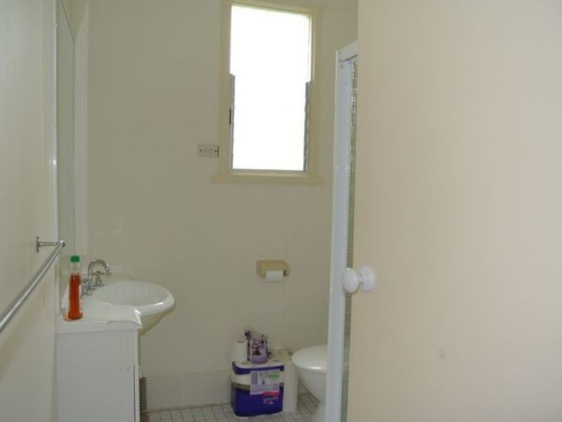 11 Camena Street, Macleay Island QLD 4184