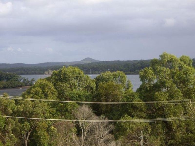 11 Camena Street, Macleay Island QLD 4184