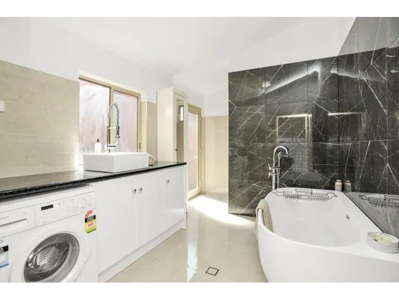 21 Hindmarsh Road, Mccracken SA 5211