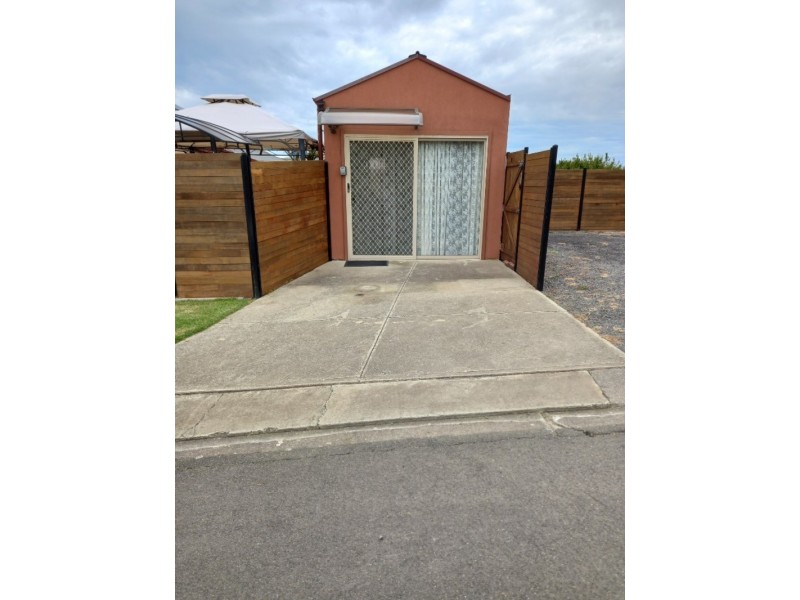 21 Hindmarsh Road, Mccracken SA 5211