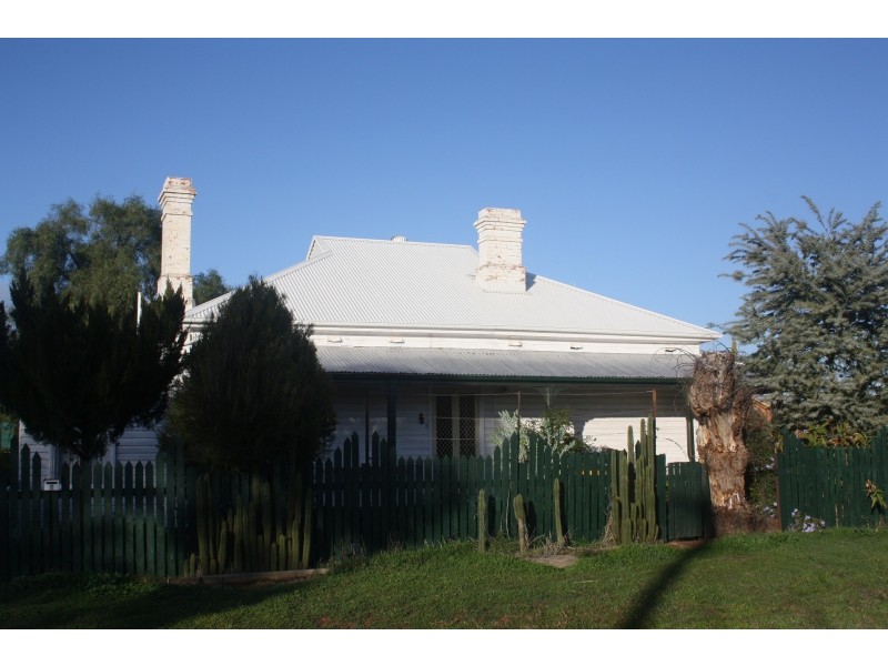 2 Brookong St, Lockhart NSW 2656
