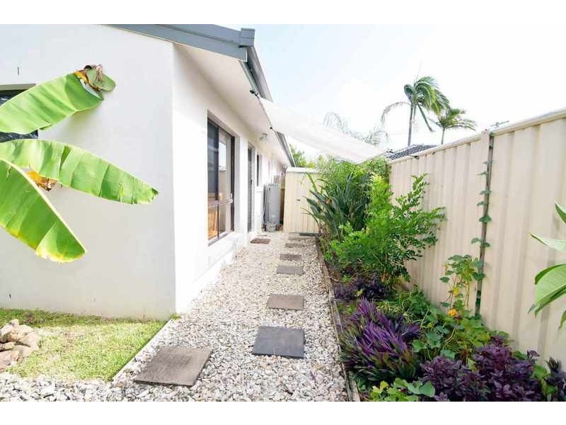 2/16 Rex Tce, Marcoola QLD 4564