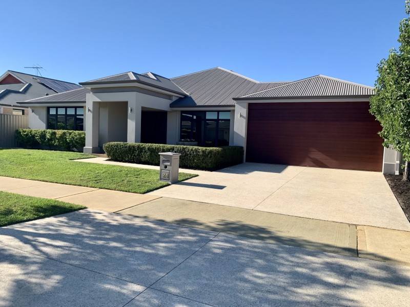 24 Pleasant Avenue, Piara Waters WA 6112