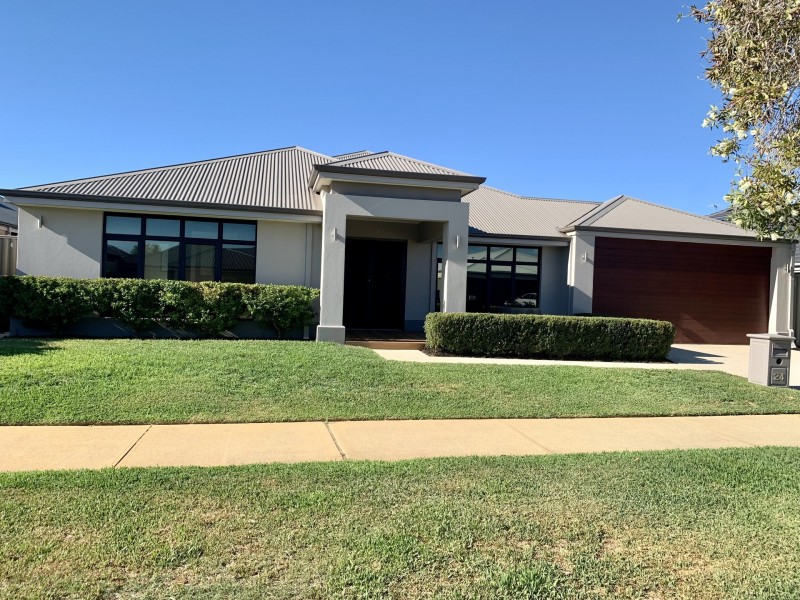 24 Pleasant Avenue, Piara Waters WA 6112