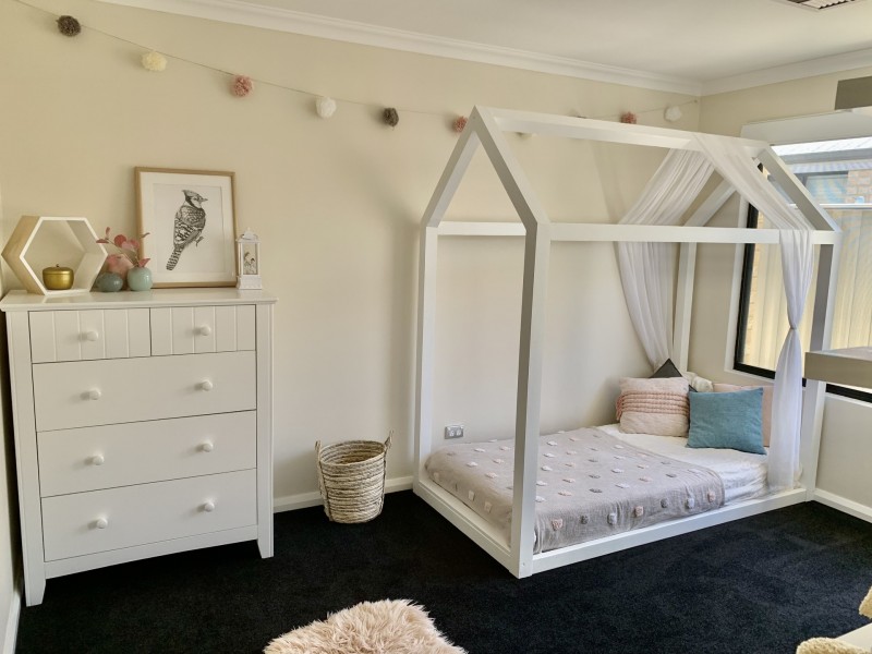 24 Pleasant Avenue, Piara Waters WA 6112