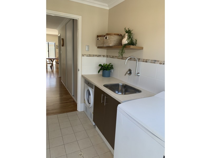 24 Pleasant Avenue, Piara Waters WA 6112