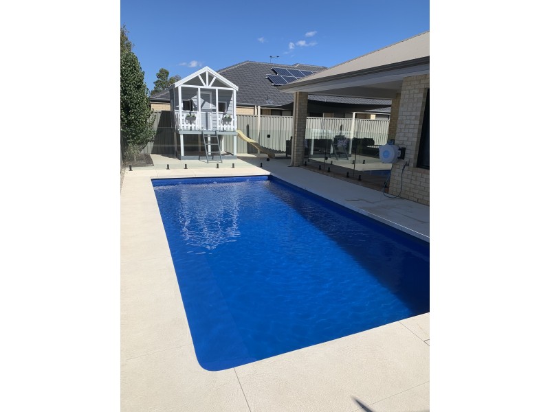 24 Pleasant Avenue, Piara Waters WA 6112