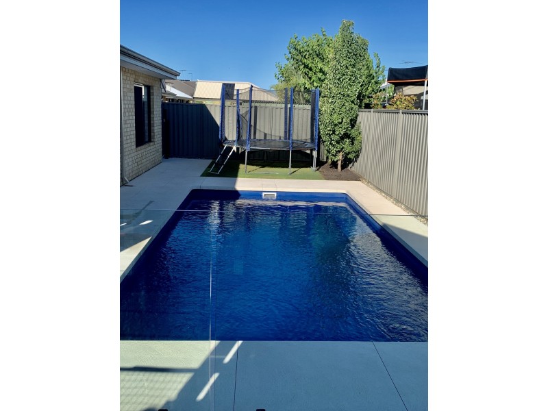 24 Pleasant Avenue, Piara Waters WA 6112