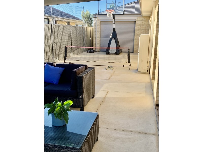 24 Pleasant Avenue, Piara Waters WA 6112