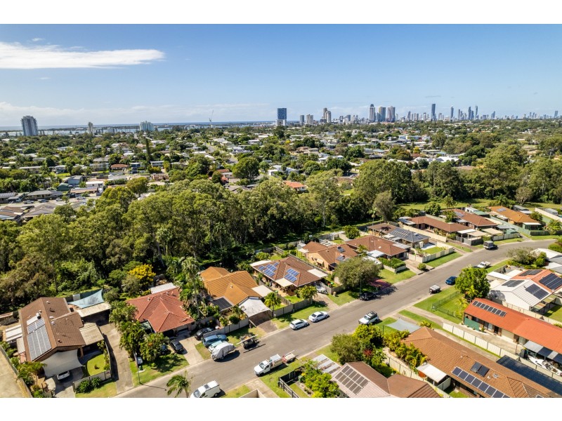 1/49 Morinda Way, Labrador QLD 4215