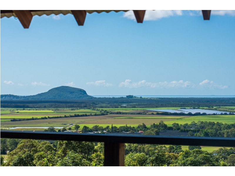 10 Akania Place, Valdora QLD 4561