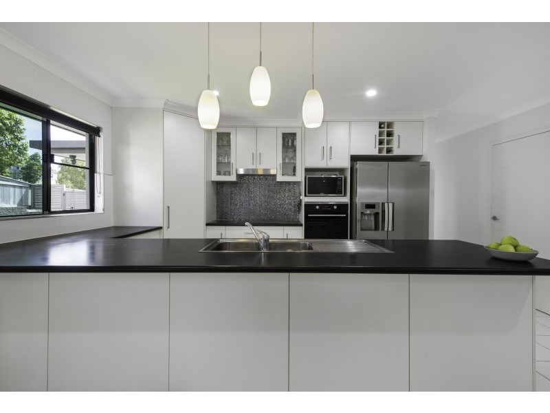 5 Clive Court, Beaconsfield QLD 4740