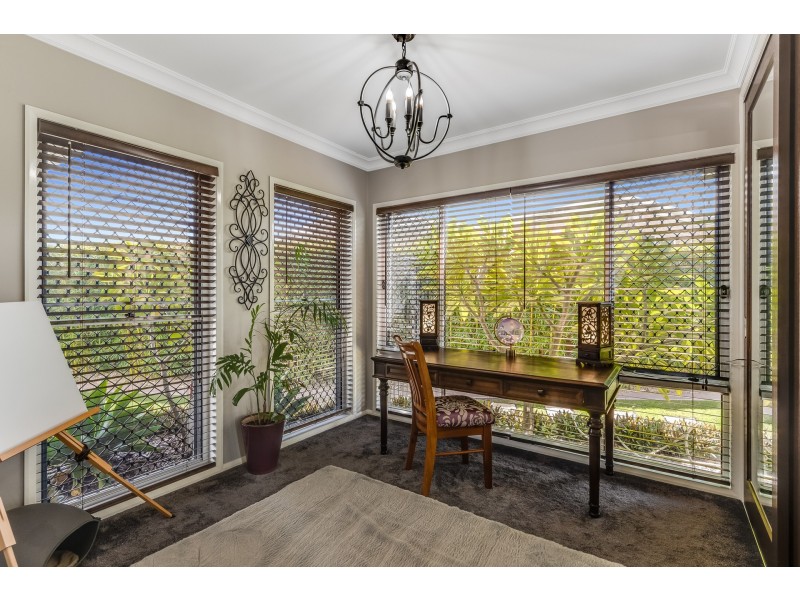 23 Neiwand St, Kearneys Spring QLD 4350