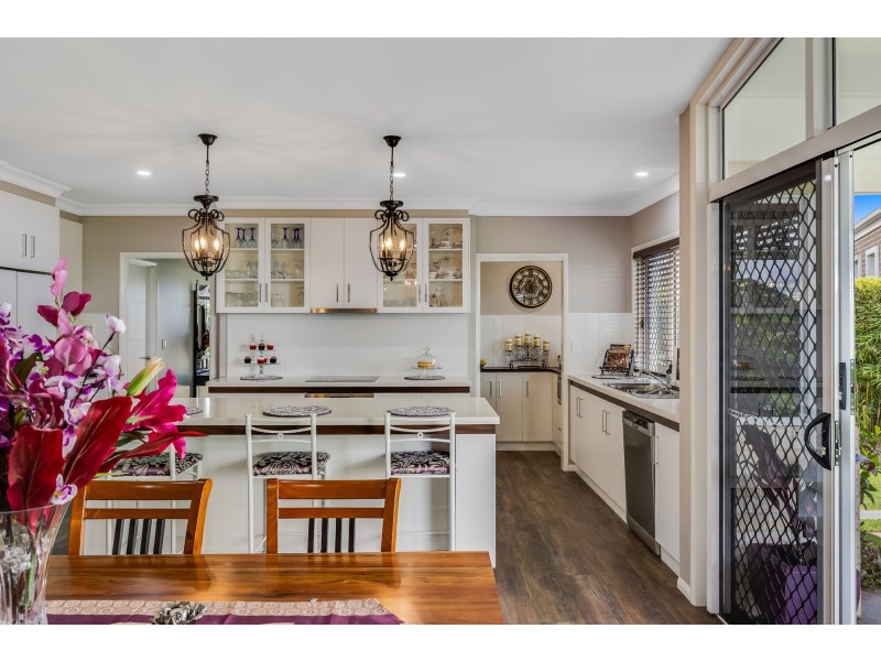 23 Neiwand St, Kearneys Spring QLD 4350