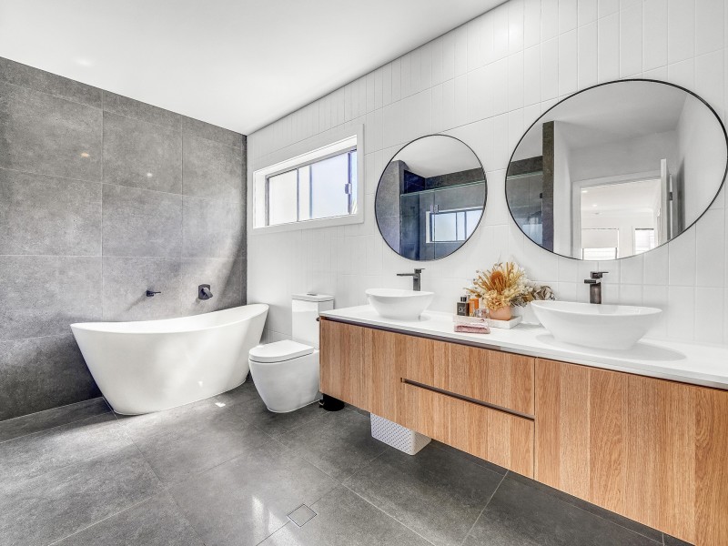 34 Embie Street, Holland Park West QLD 4121