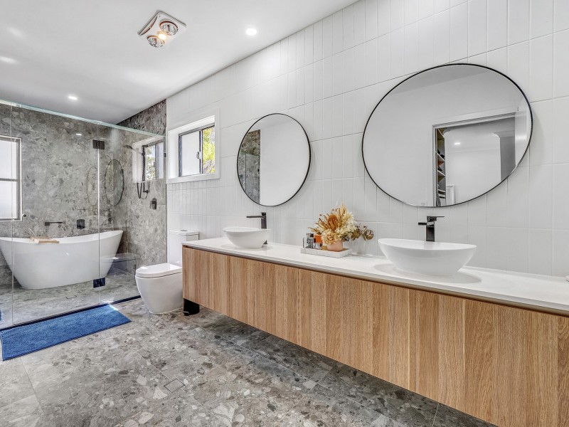 34 Embie Street, Holland Park West QLD 4121