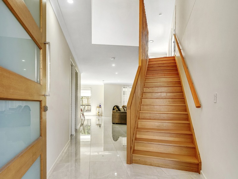 34 Embie Street, Holland Park West QLD 4121