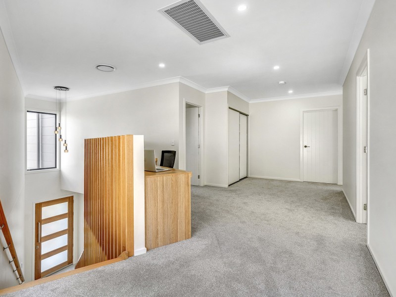 34 Embie Street, Holland Park West QLD 4121