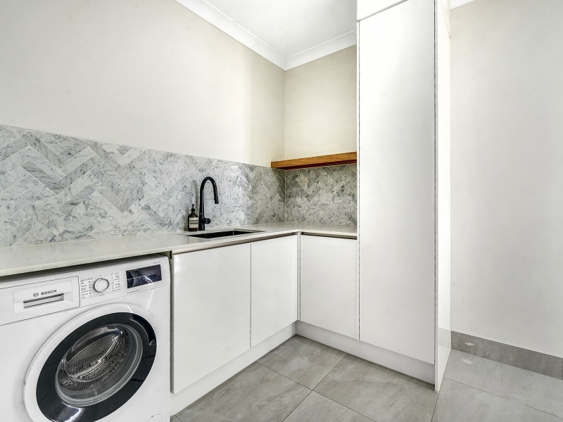 34 Embie Street, Holland Park West QLD 4121