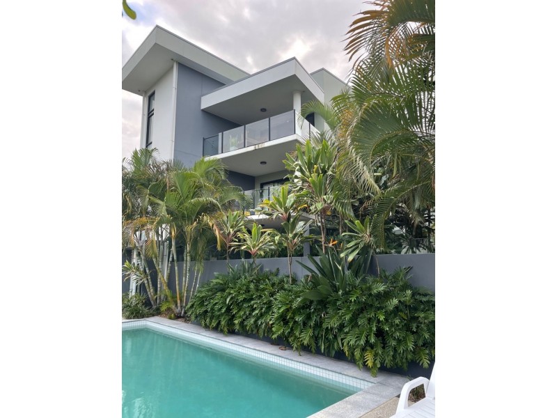12/15-17 Bullimah Avenue, Burleigh Heads QLD 4220