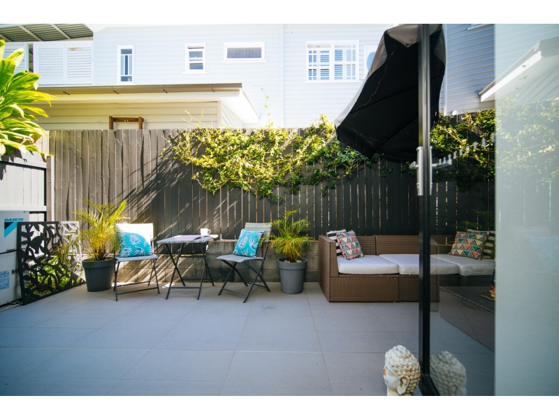 14 SIXTH AVENUE, Balmoral QLD 4171