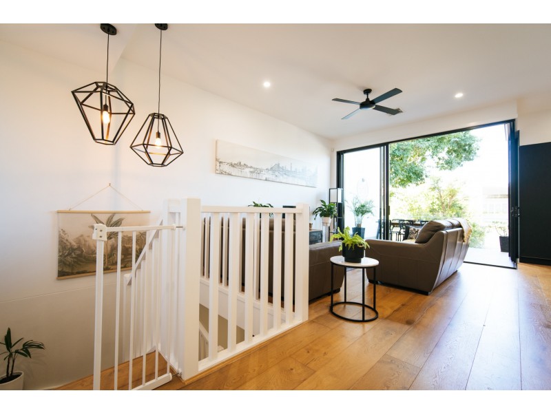 14 SIXTH AVENUE, Balmoral QLD 4171