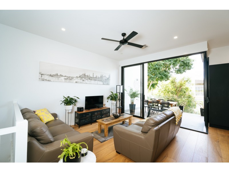 14 SIXTH AVENUE, Balmoral QLD 4171