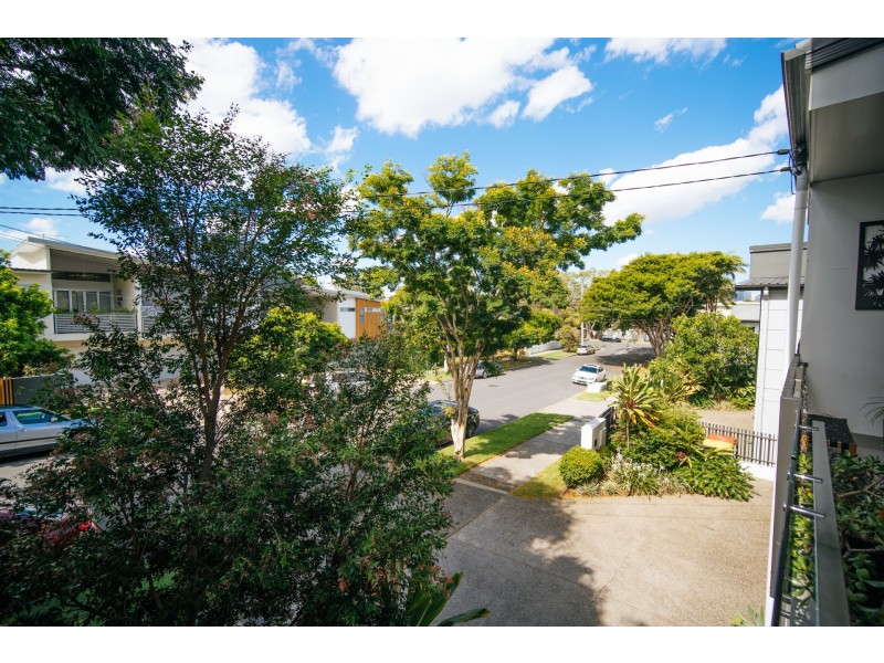 14 SIXTH AVENUE, Balmoral QLD 4171