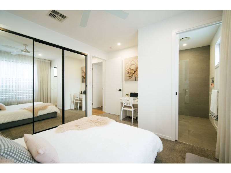 14 SIXTH AVENUE, Balmoral QLD 4171