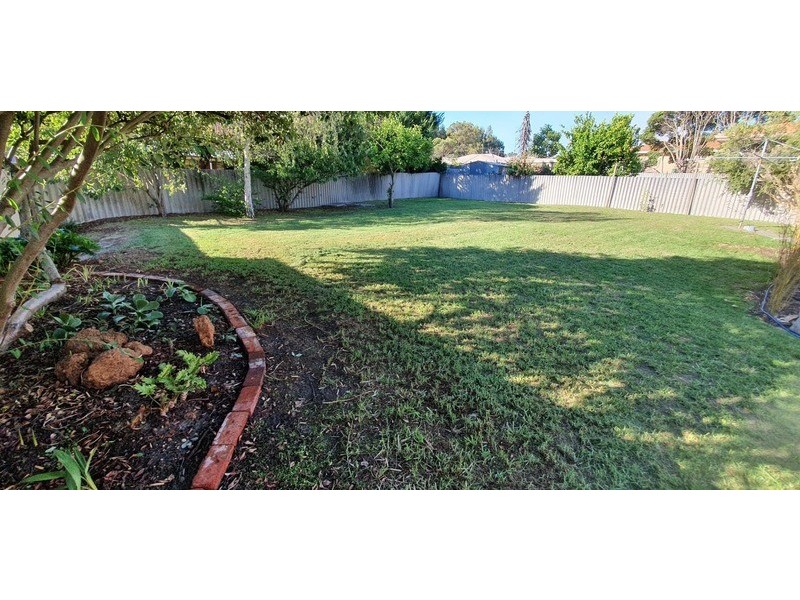 42 Wattle Crescent, Manjimup WA 6258