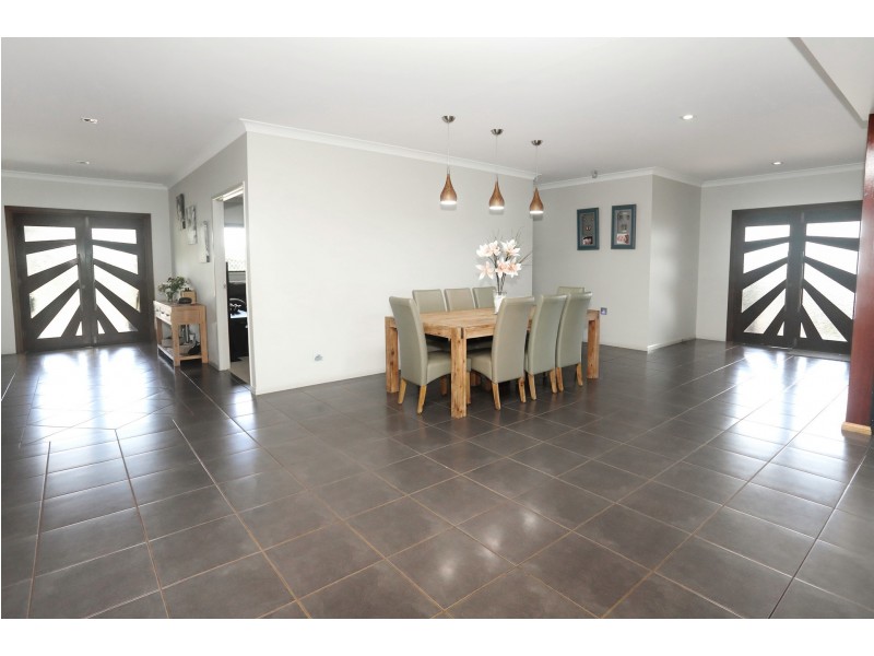 128 Rankine Drive, Tolga QLD 4882