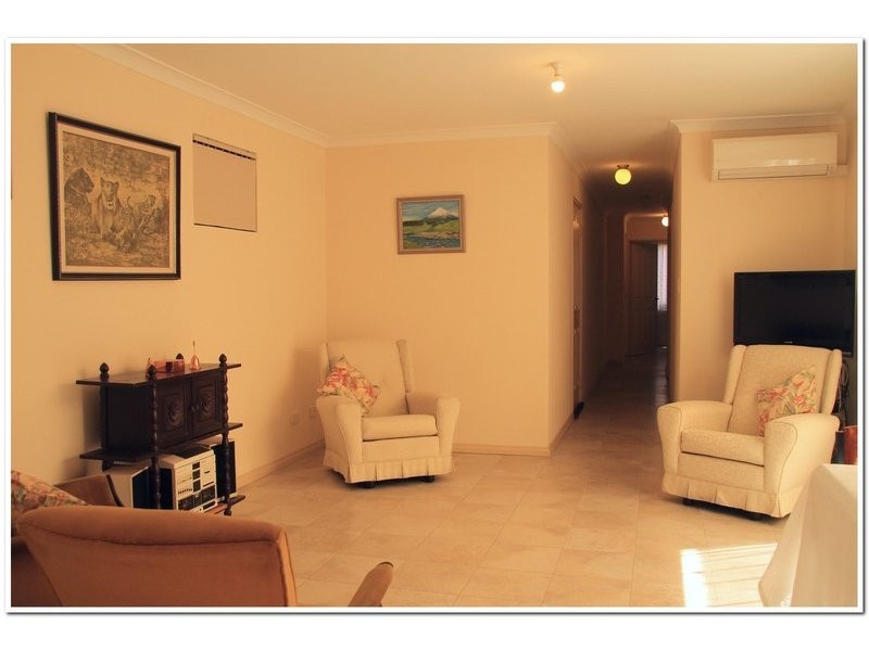 1/39 Tindal Avenue, Yangebup WA 6164