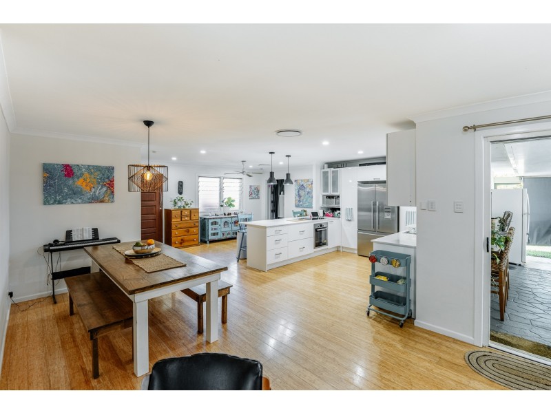 19 Pinemount Crescent, Oxenford QLD 4210