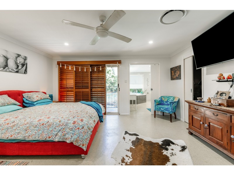 19 Pinemount Crescent, Oxenford QLD 4210