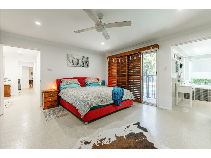 19 Pinemount Crescent, Oxenford QLD 4210