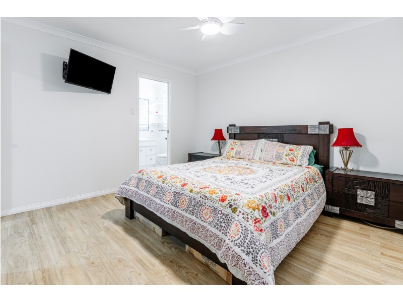 19 Pinemount Crescent, Oxenford QLD 4210