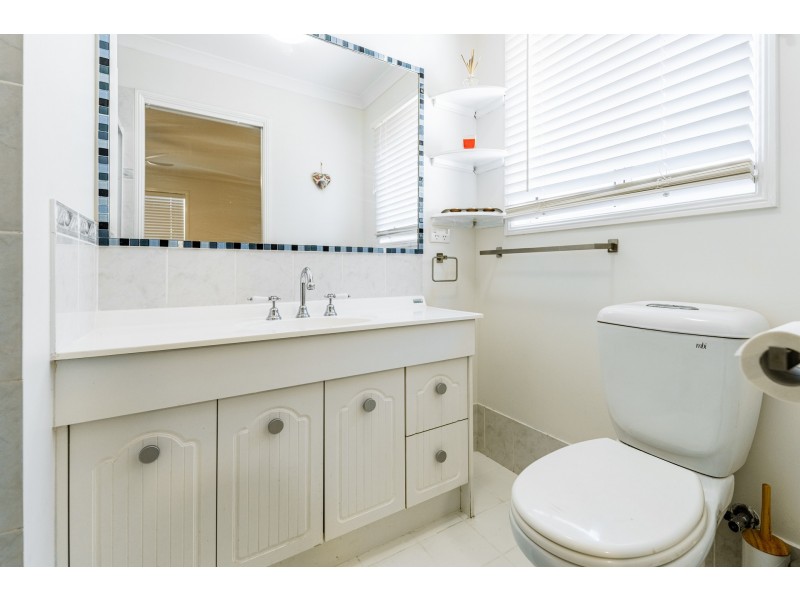 19 Pinemount Crescent, Oxenford QLD 4210