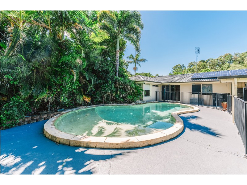 19 Pinemount Crescent, Oxenford QLD 4210