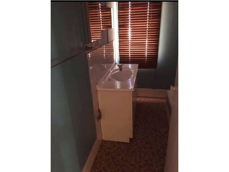 5 Yarran Circle, Cobar NSW 2835