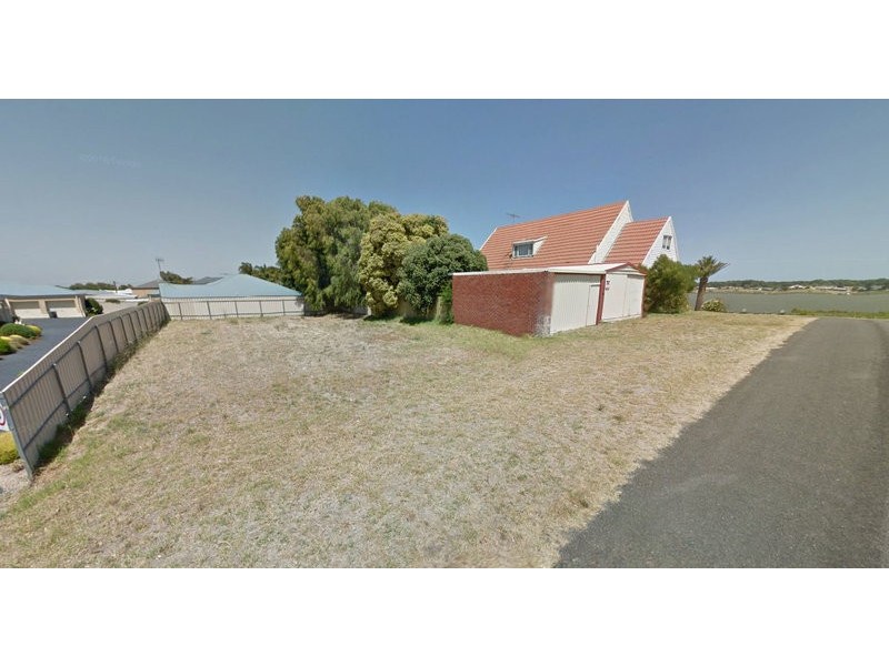 2 Burt Ave, Goolwa North SA 5214