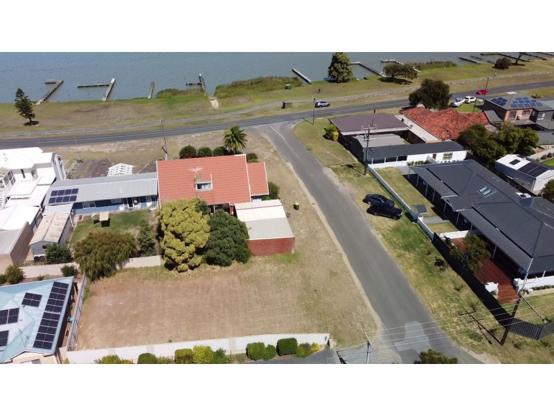 2 Burt Ave, Goolwa North SA 5214