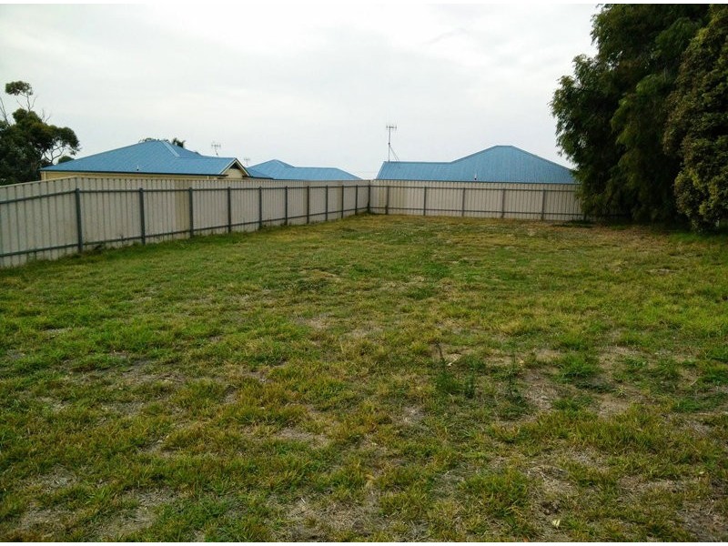 2 Burt Ave, Goolwa North SA 5214