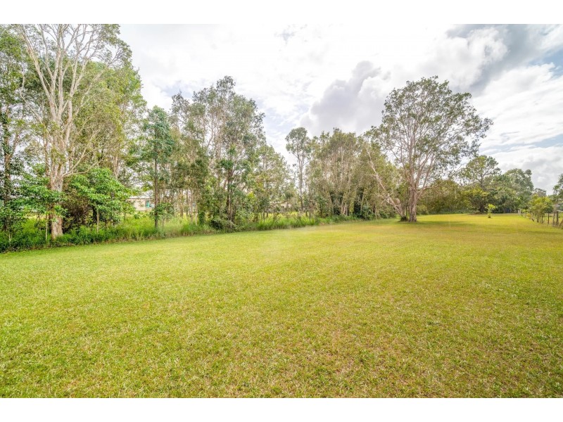 18 Regent Court, Cooloola Cove QLD 4580