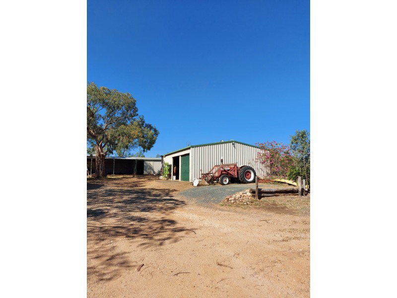 12 Easton Street, Capella QLD 4723