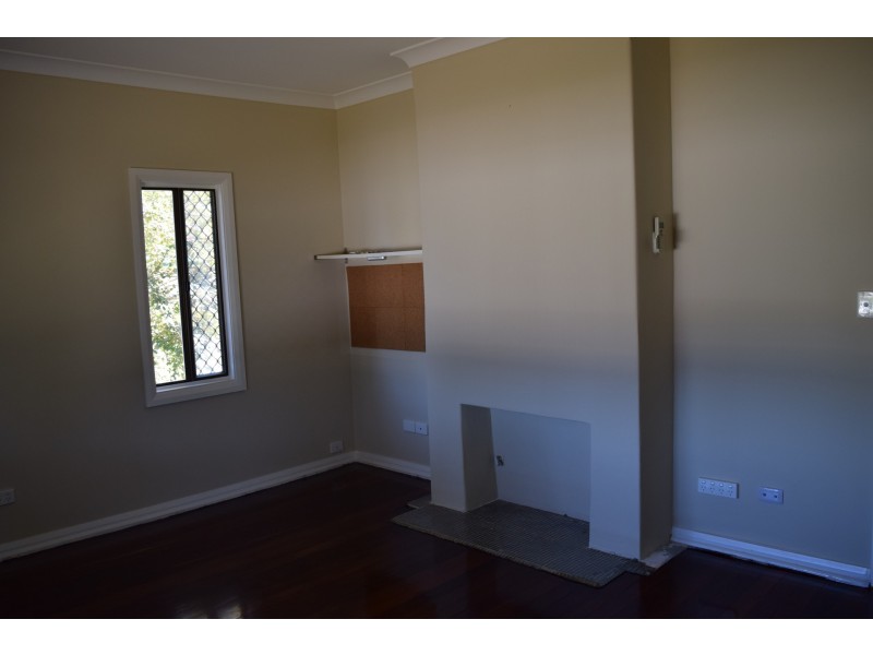 33 Bushby Street, Midvale WA 6056