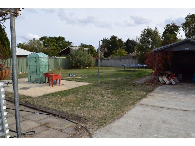 33 Bushby Street, Midvale WA 6056