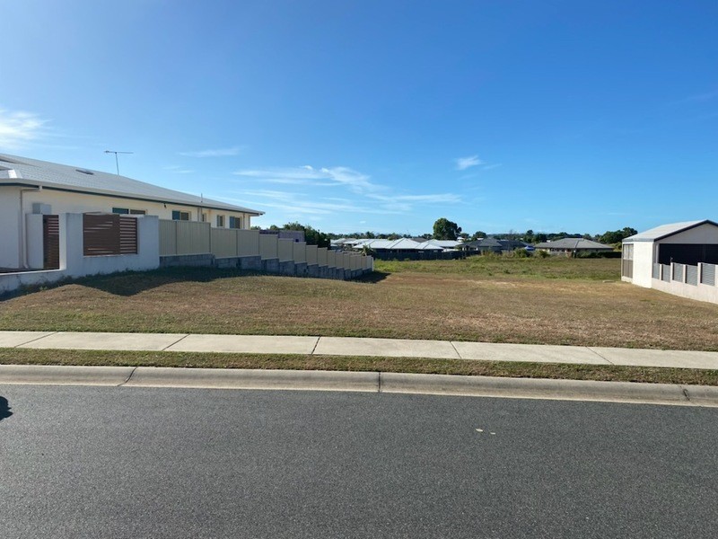 12 Silk Road, Bowen QLD 4805