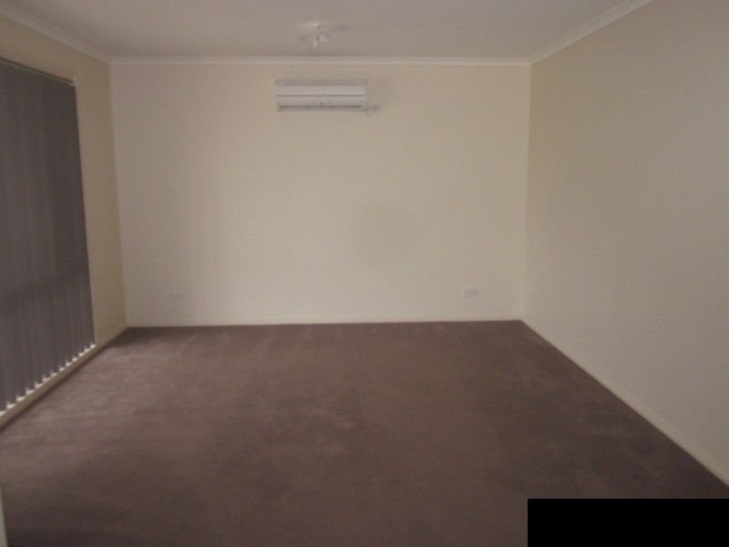 6 Barnes Way, Koo Wee Rup VIC 3981