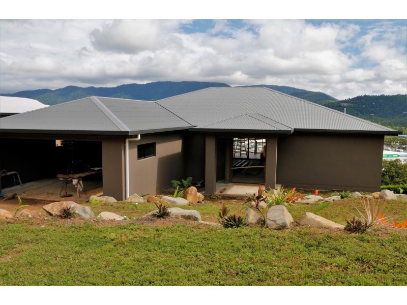 14 Whitehaven Crescent, Cannonvale QLD 4802