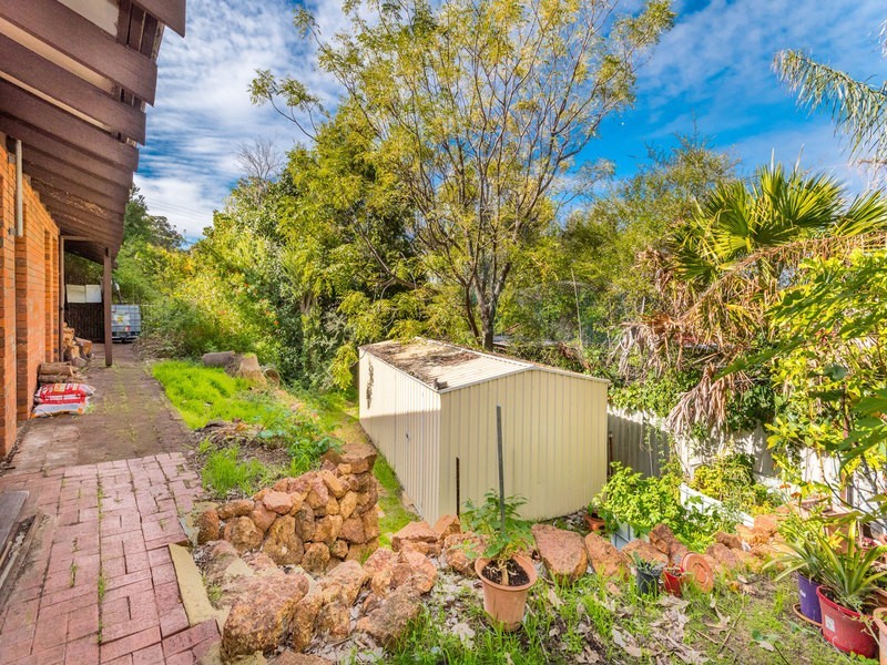 34 Carawatha Ave, Mount Nasura WA 6112